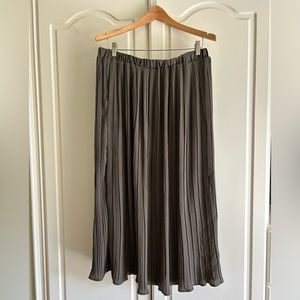Adrianna Papell Pleated Midi Skirt Olive Green | Size L
